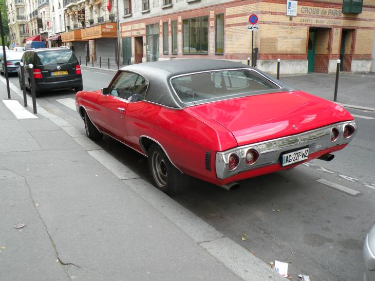  arrière de voiture américaine
